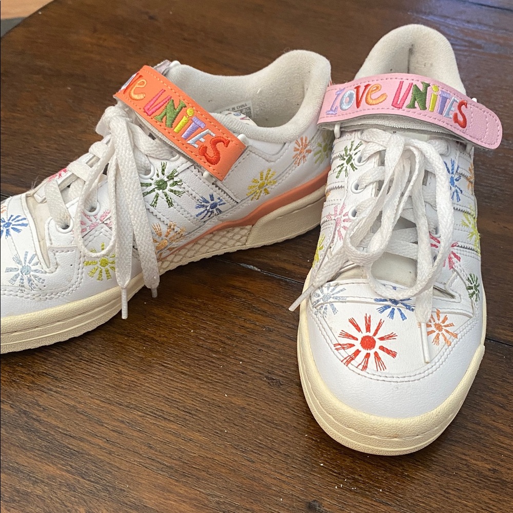 Adidas' White Sneakers with Colorful Floral Design - Picture 3 of 10